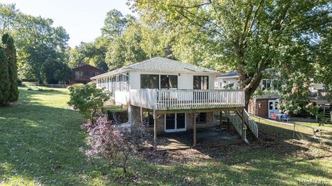 6324 Restwood Fenton Charter Township MI 48451