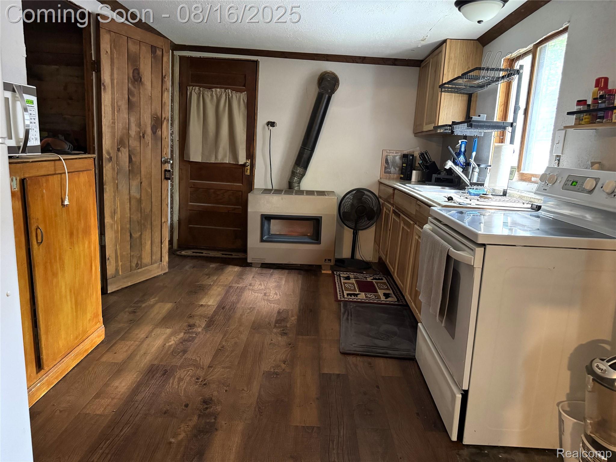 Gladwin City, Michigan 48624, United States, 2 Bedrooms Bedrooms, ,1 BathroomBathrooms,Residential,Pending,191490