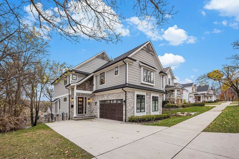 321 W 2ND Street Rochester City Oakland MI 48307