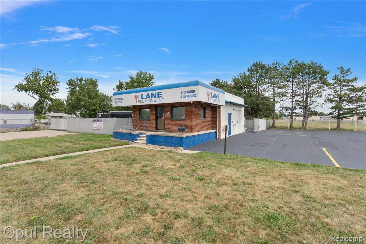 6738 Middlebelt Road