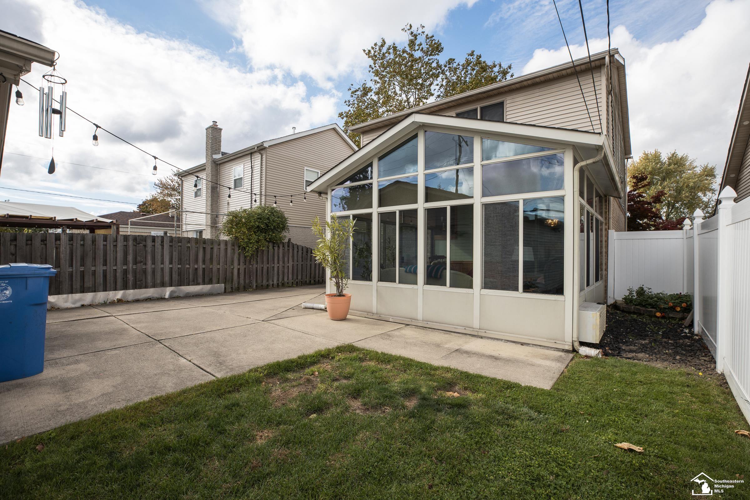 6004 N GULLEY Street