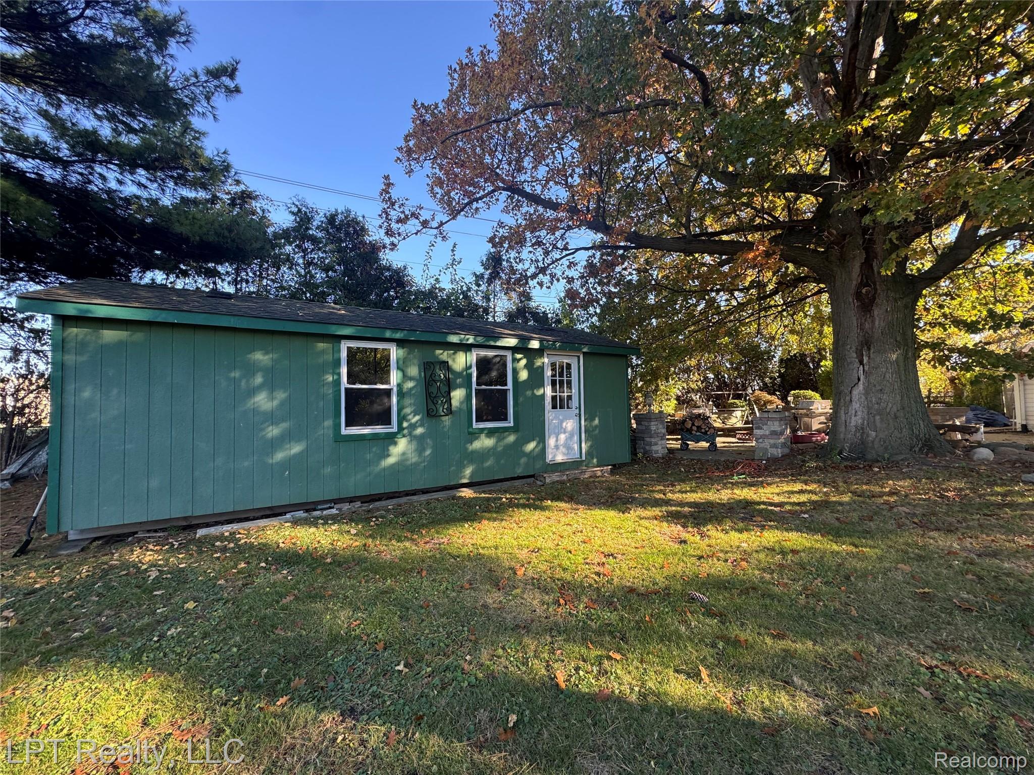 26204 Doxtator Street