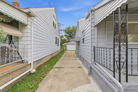 Tiny photo for 6803 Grandville Avenue, Detroit City, MI 48228 (MLS # 81026045648)
