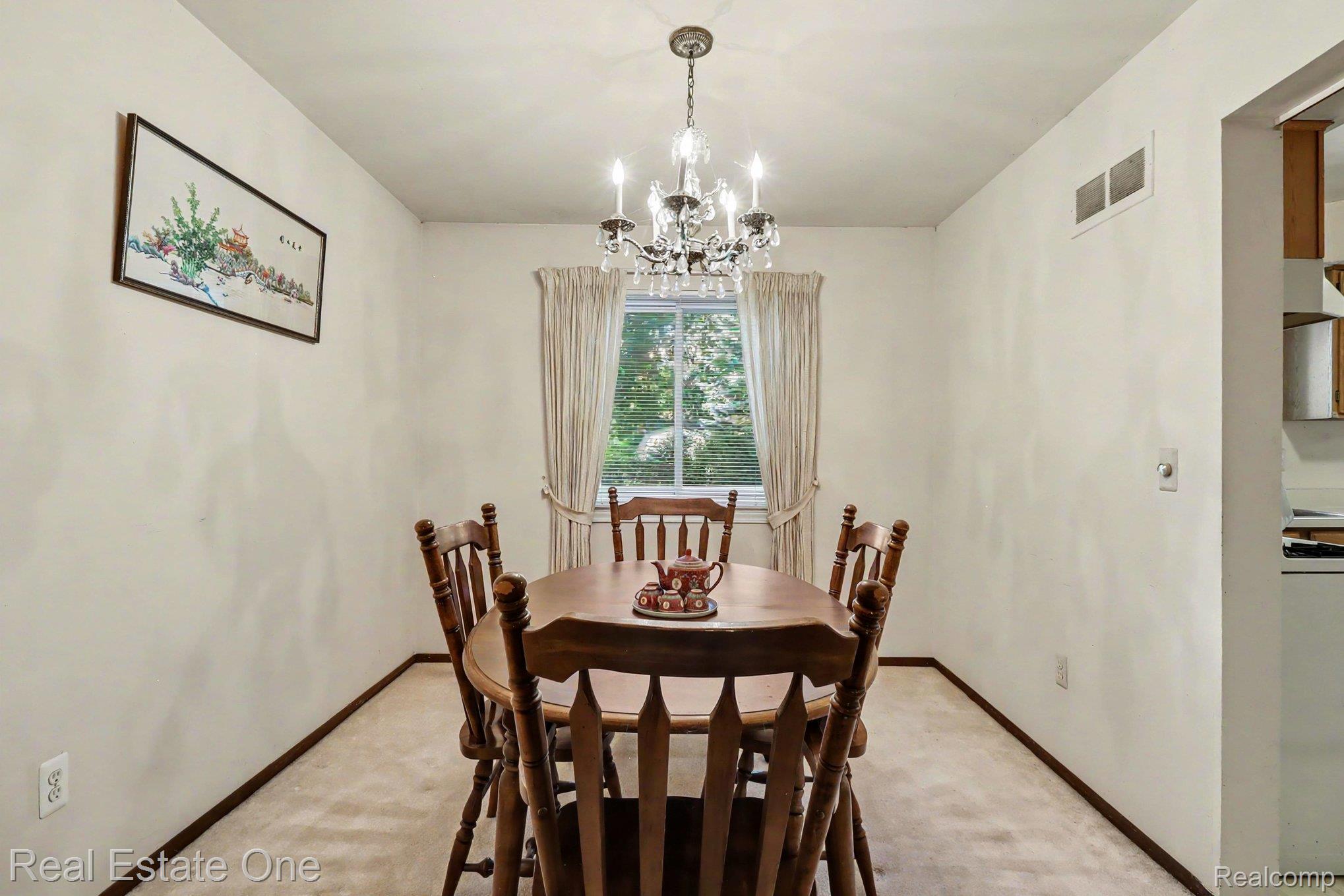 1687 Crestline Drive