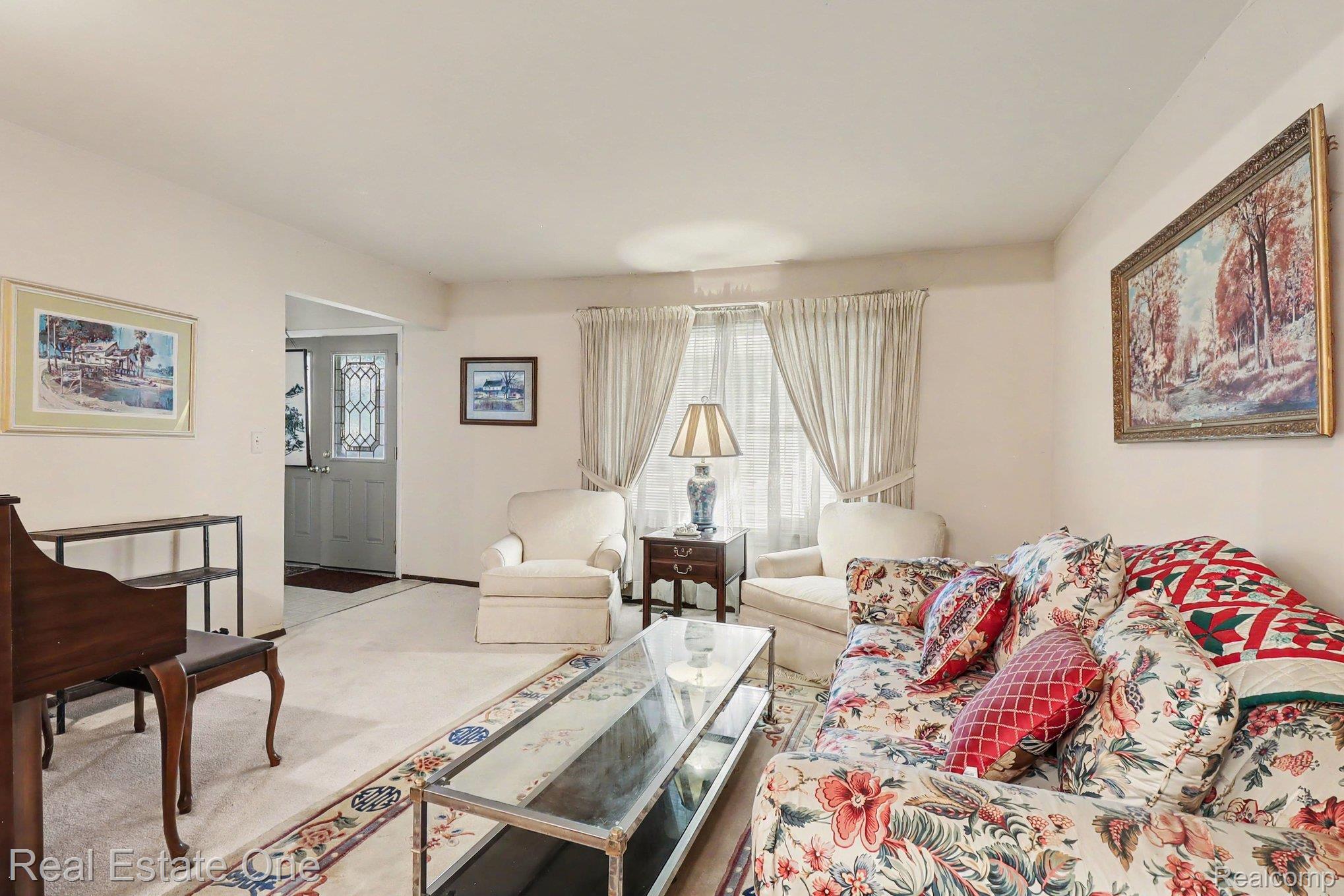 1687 Crestline Drive