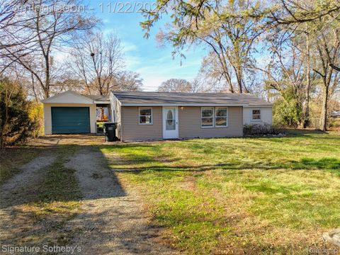 2760 Melvin Avenue Rochester Hills City MI 48307