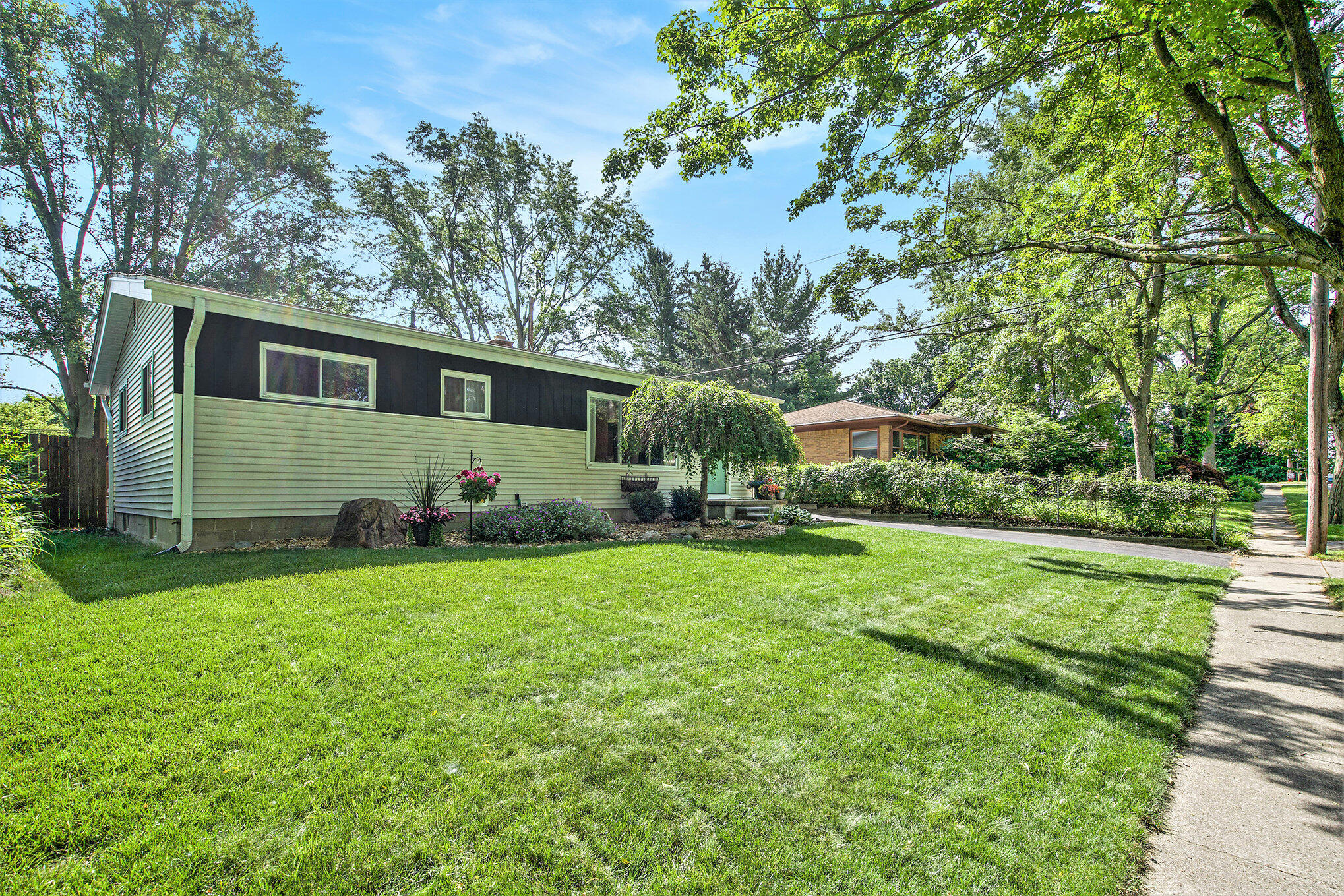 319 Gralake Avenue