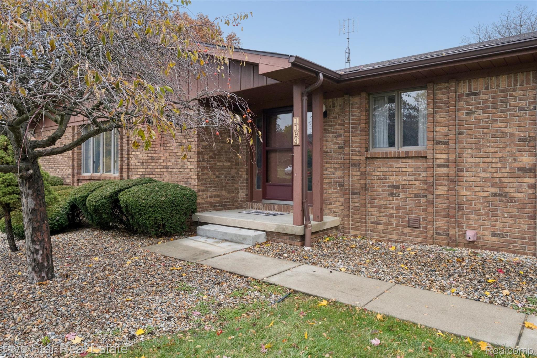 1194 Woodkrest Drive