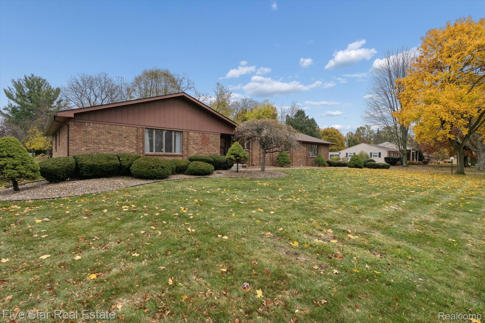 1194 Woodkrest Drive