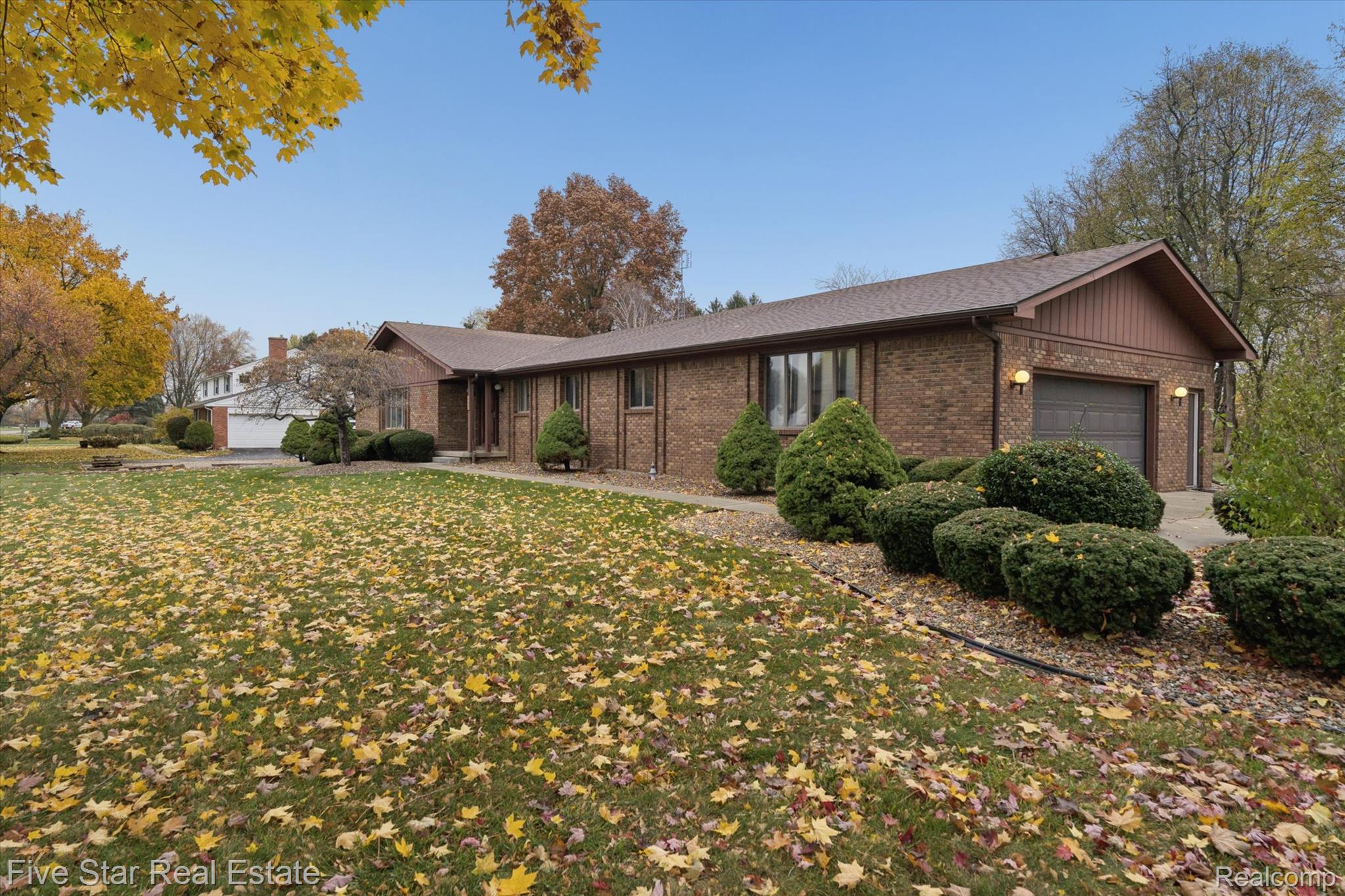 1194 Woodkrest Drive