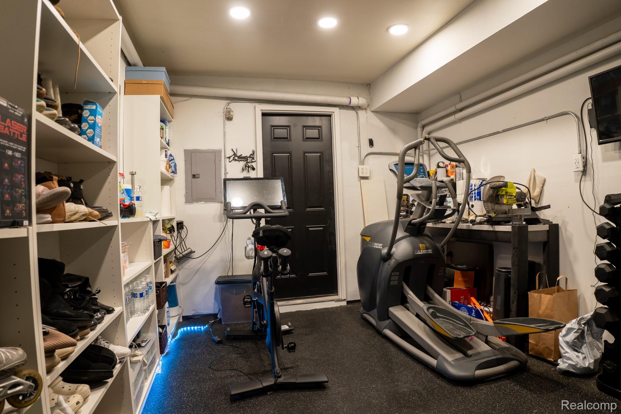 Dearborn City, Michigan 48126, United States, 2 Bedrooms Bedrooms, ,2 BathroomsBathrooms,Residential,Active,139941