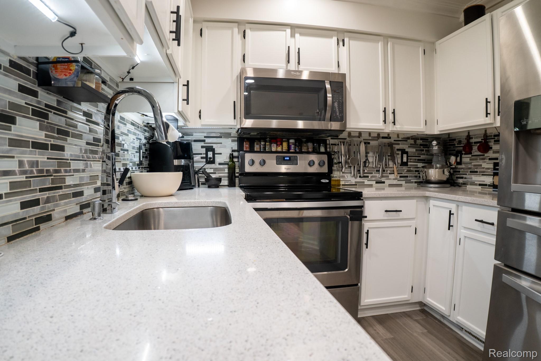 Dearborn City, Michigan 48126, United States, 2 Bedrooms Bedrooms, ,2 BathroomsBathrooms,Residential,Active,139941