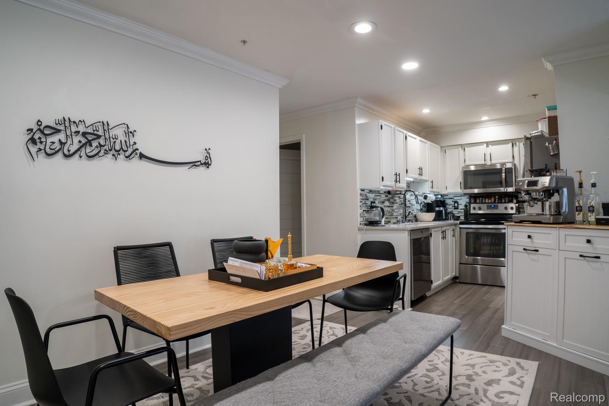 Dearborn City, Michigan 48126, United States, 2 Bedrooms Bedrooms, ,2 BathroomsBathrooms,Residential,Active,139941