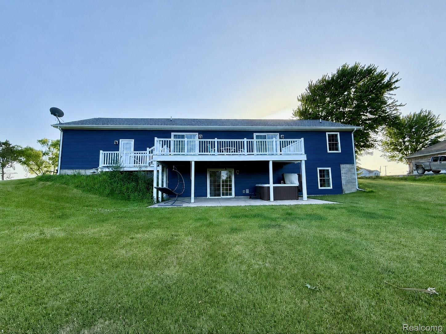 5537 Fairway Lane