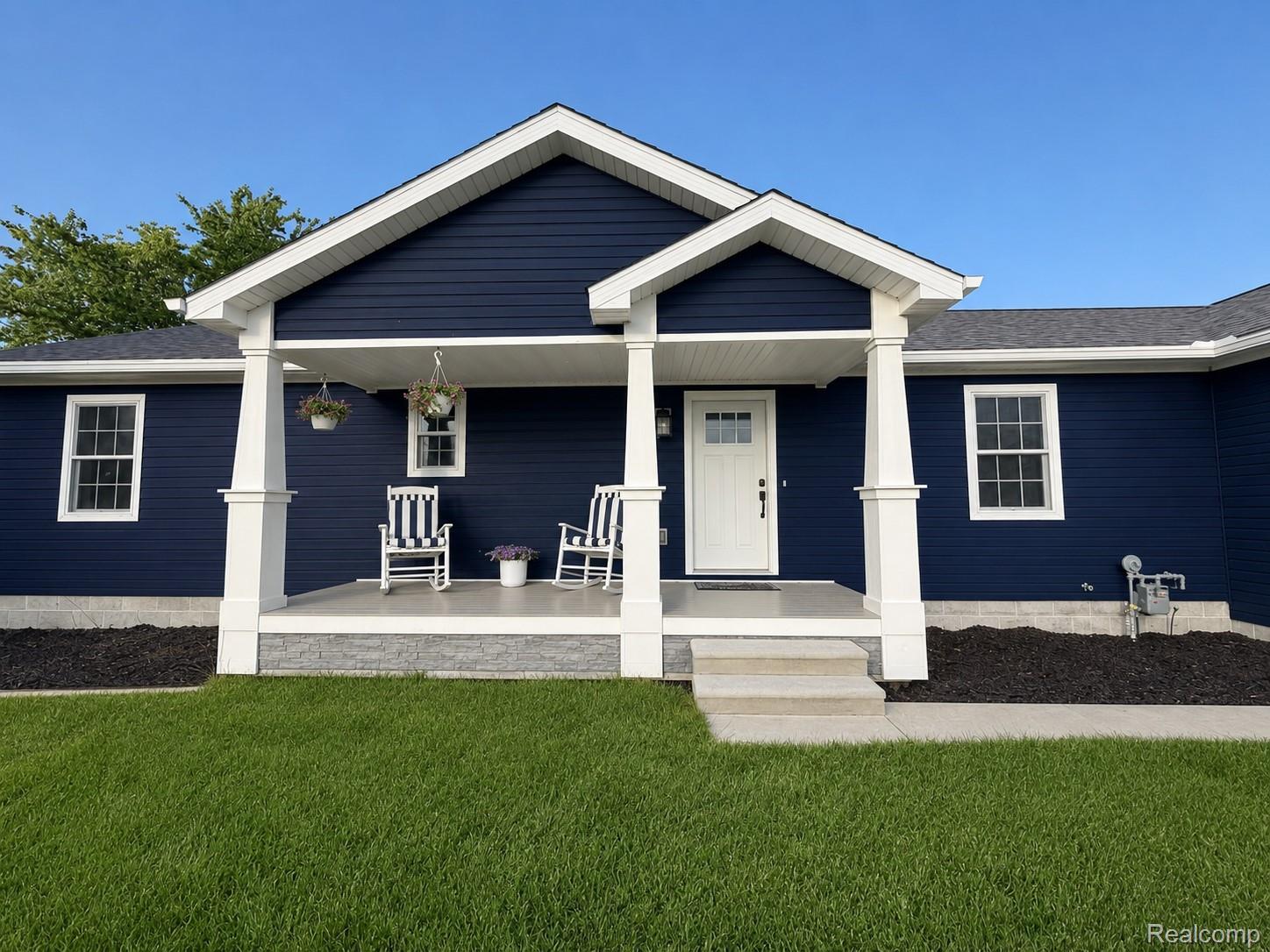 5537 Fairway Lane