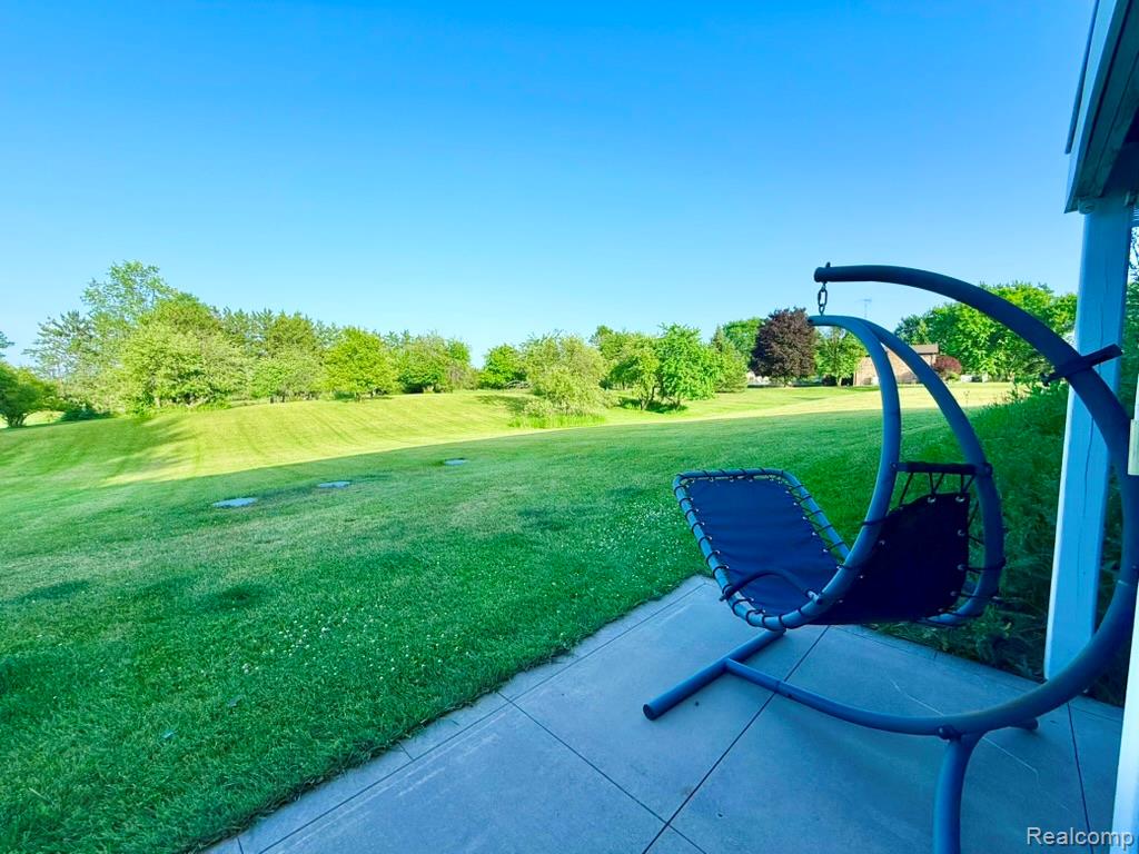 5537 Fairway Lane