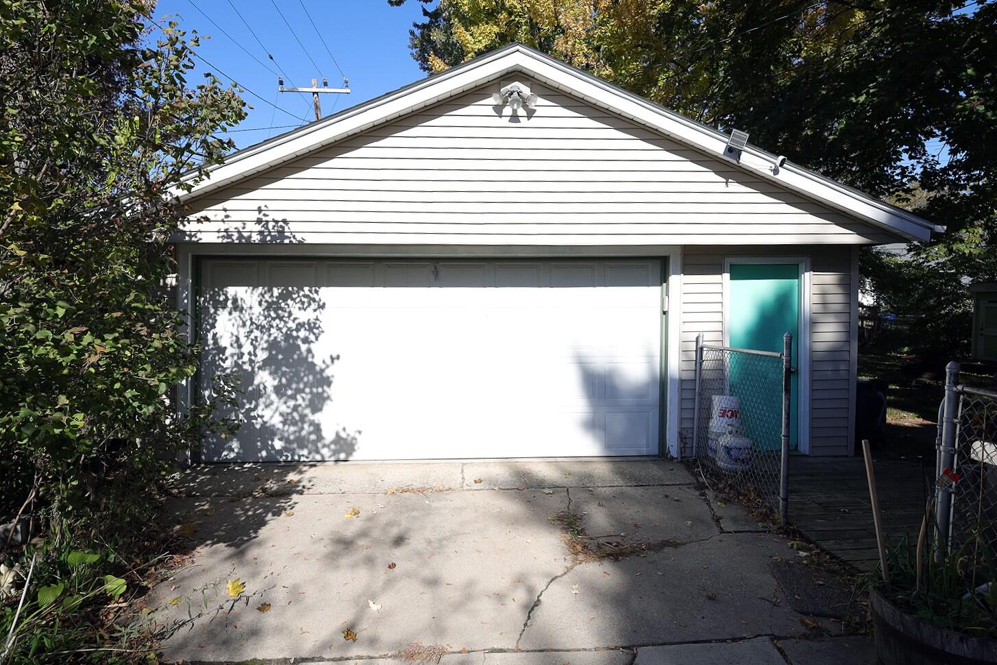 492 Everett Street