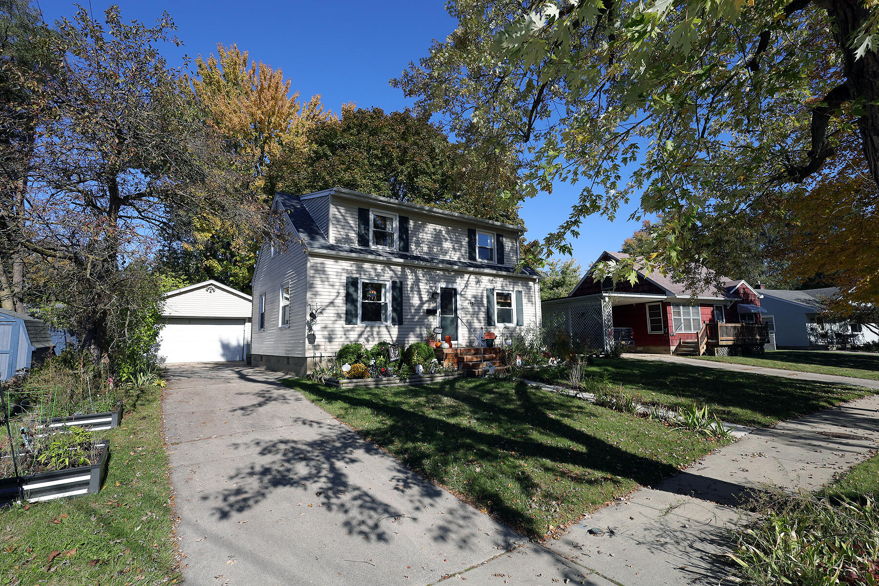 492 Everett Street