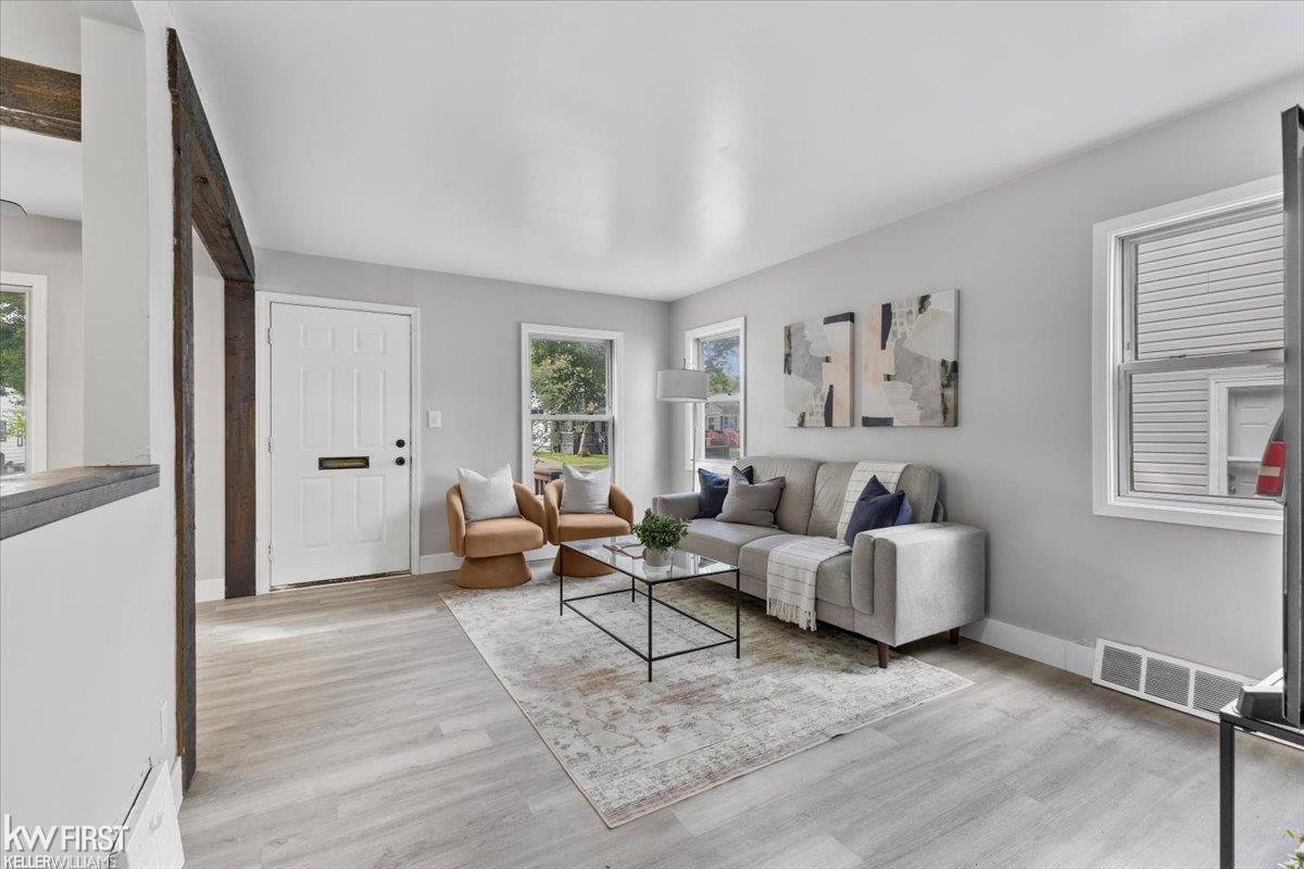 240 W Longfellow Avenue