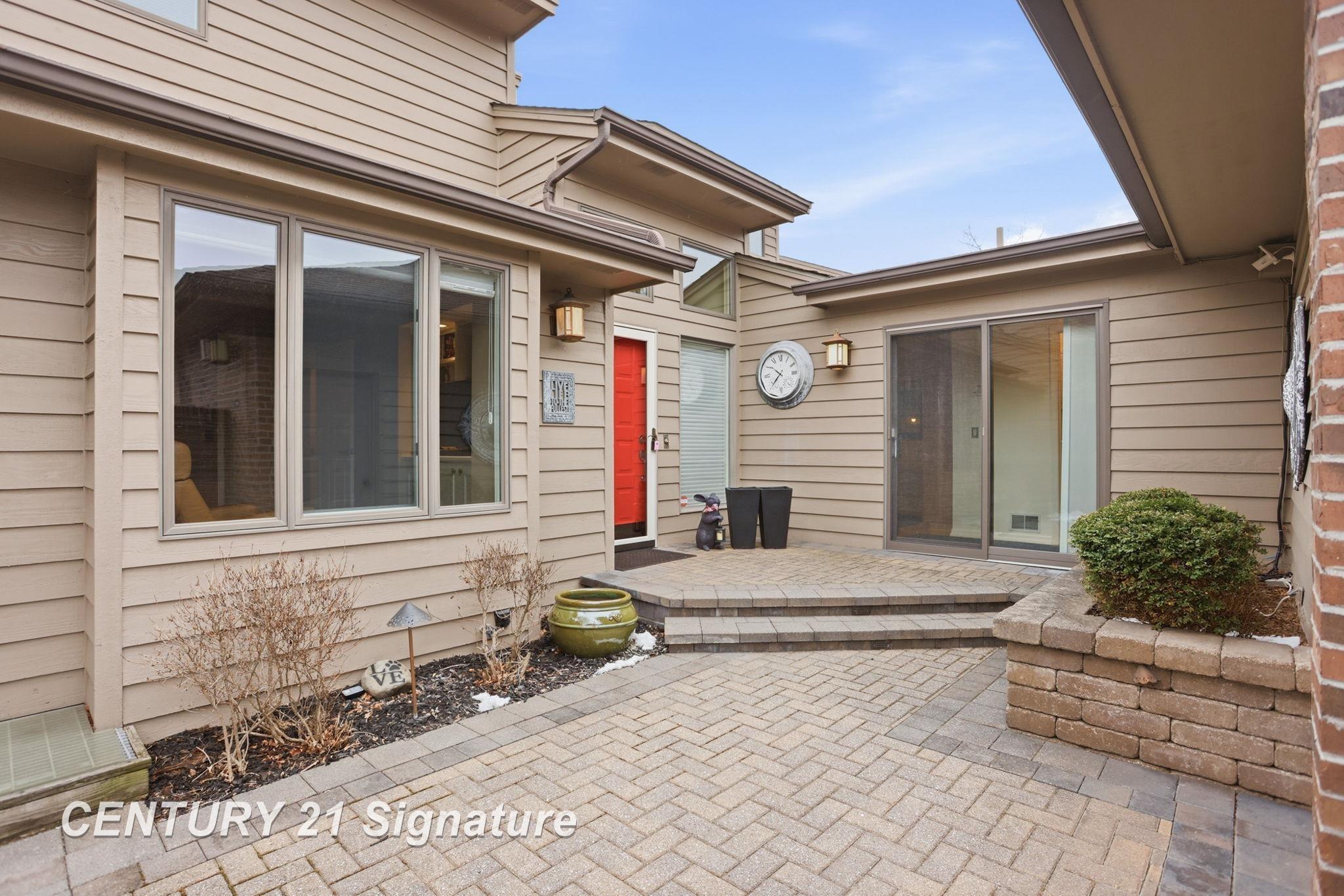 2735 Inverness Drive