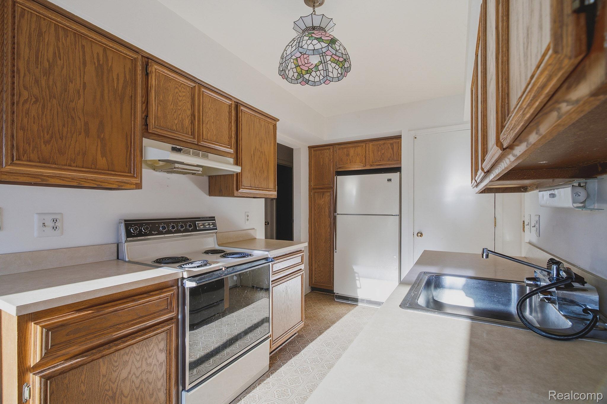 15762 Cambridge Drive 61