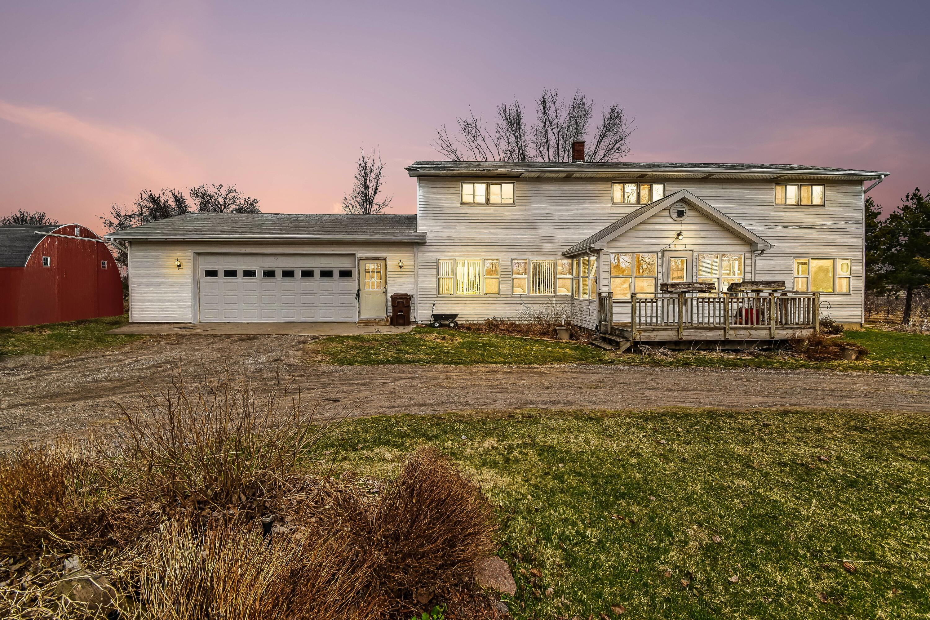 2489 10 Mile Road NW