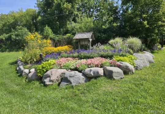 1915 S Lake George Road