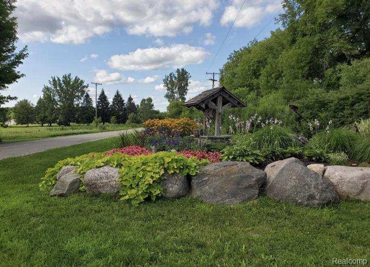 1915 S Lake George Road