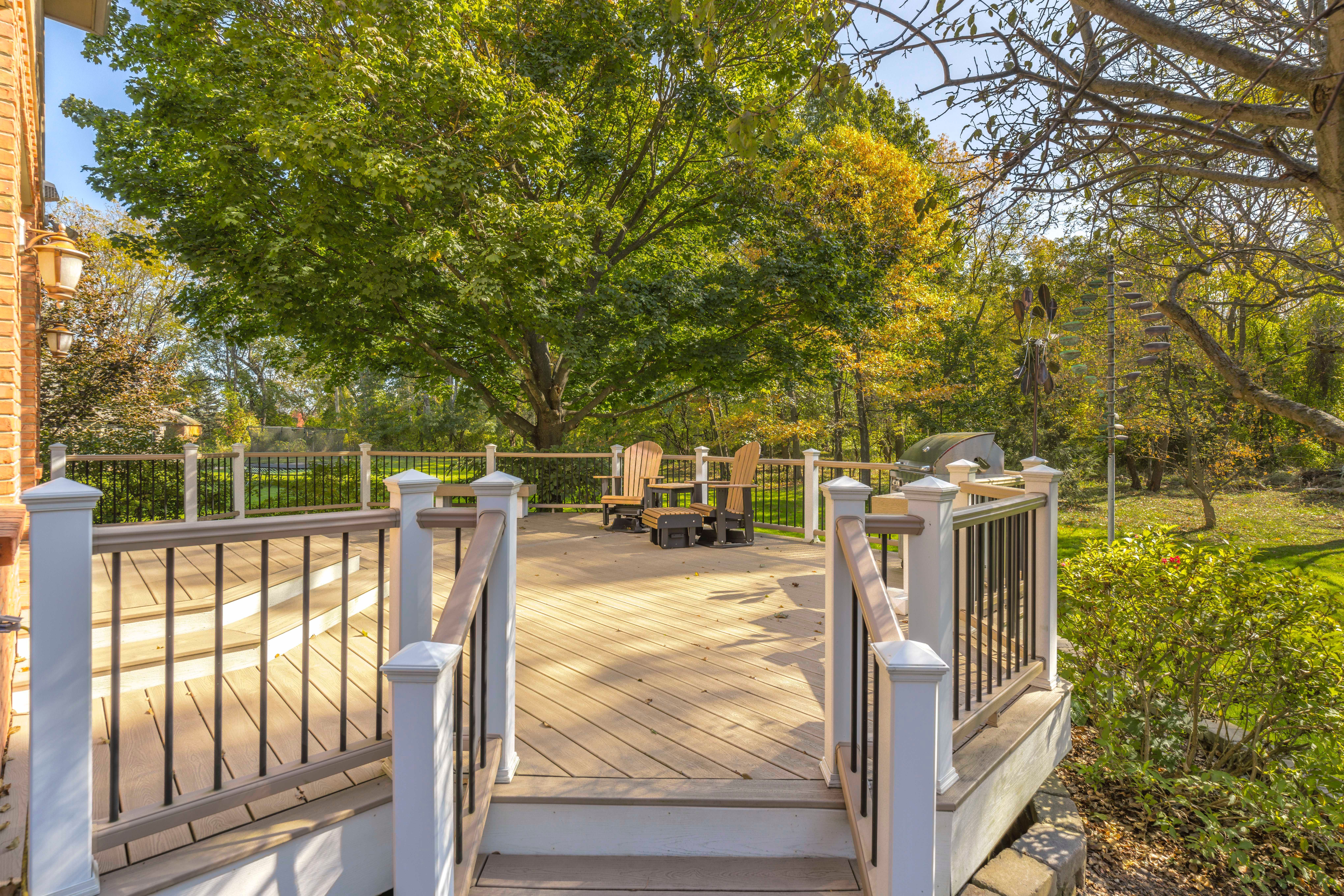 295 HERITAGE Drive