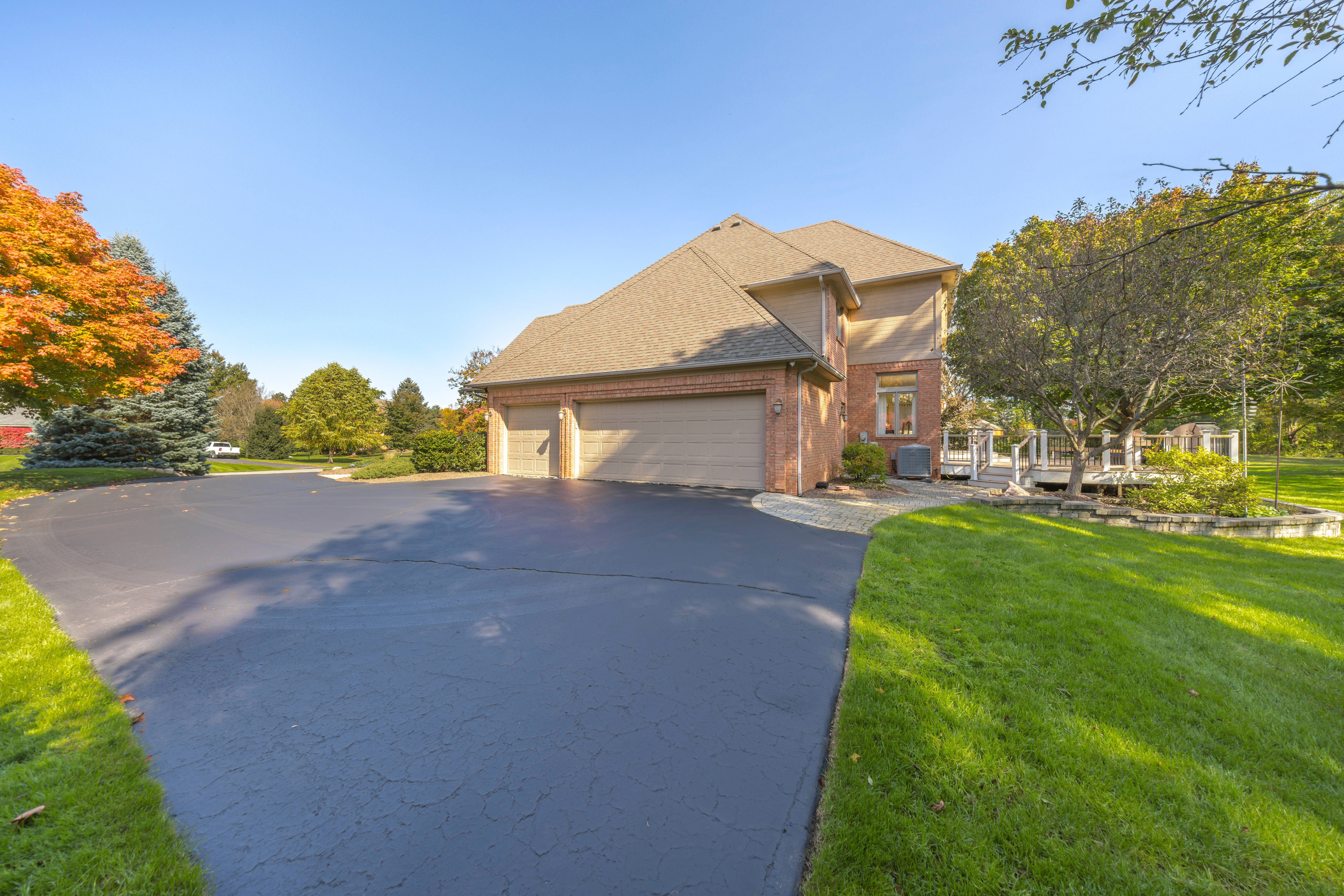 295 HERITAGE Drive