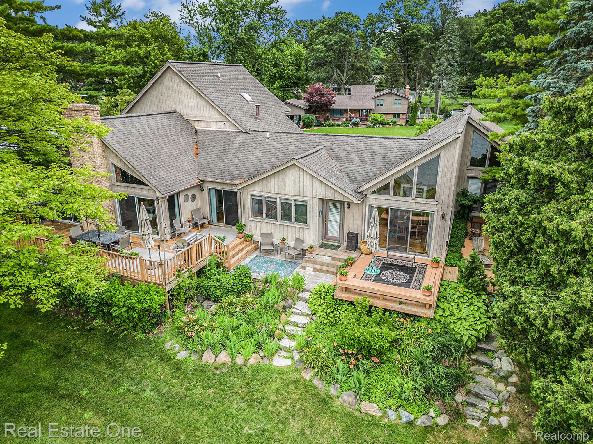 1617 Shankin Drive