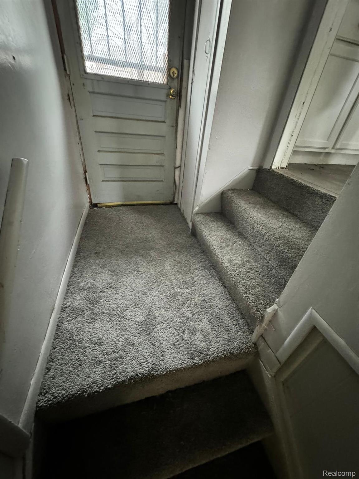 8525 Greenlawn Street