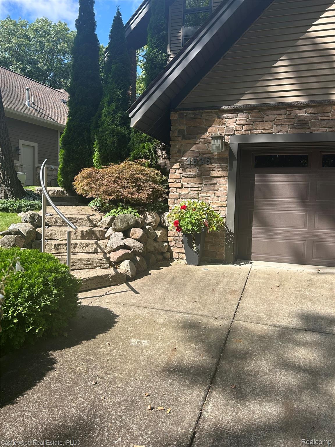 1625 Ridge Road Road