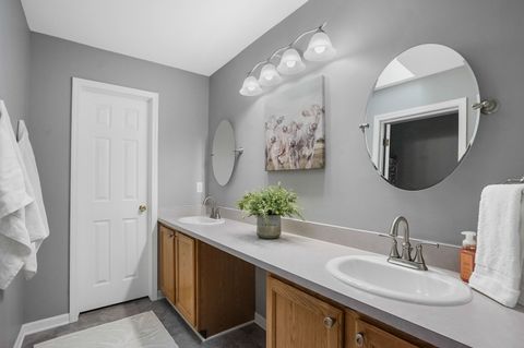 A home in VanBurenCharterTownship_Wayne