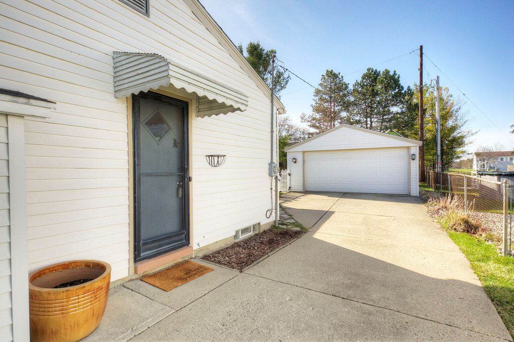 listing image 60