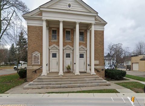 71 S Washington Avenue Oxford Village MI 48371