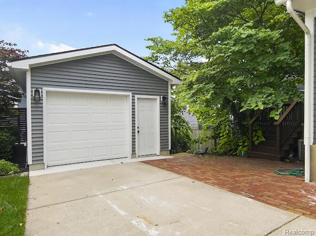 200 W Hoover Avenue