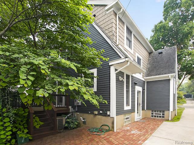 200 W Hoover Avenue