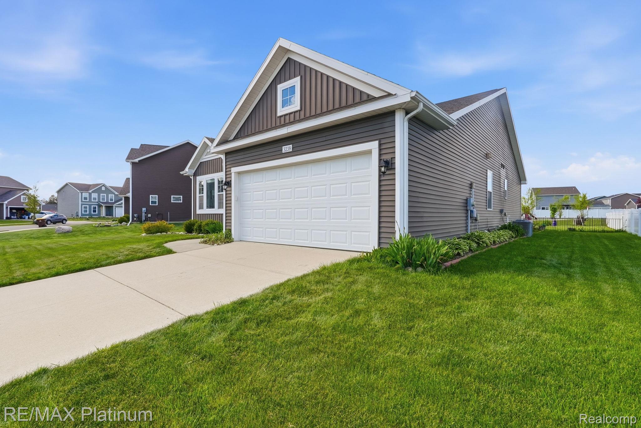 3238 Hill Hollow Lane