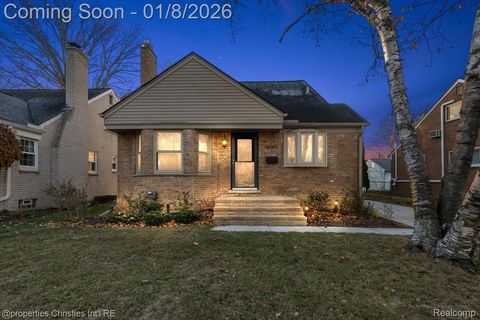 13365 Winchester Avenue Huntington Woods City MI 48070