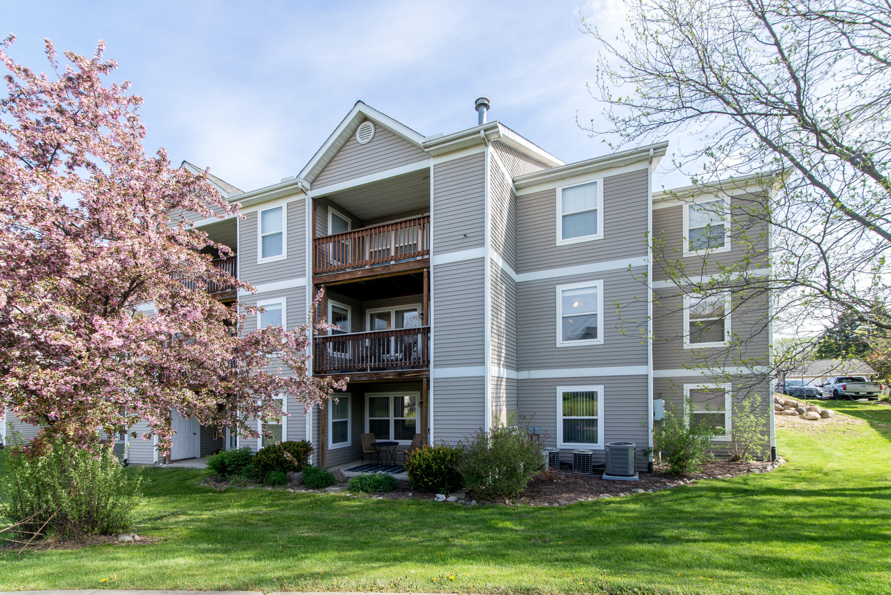 1287 Millbrook Trail