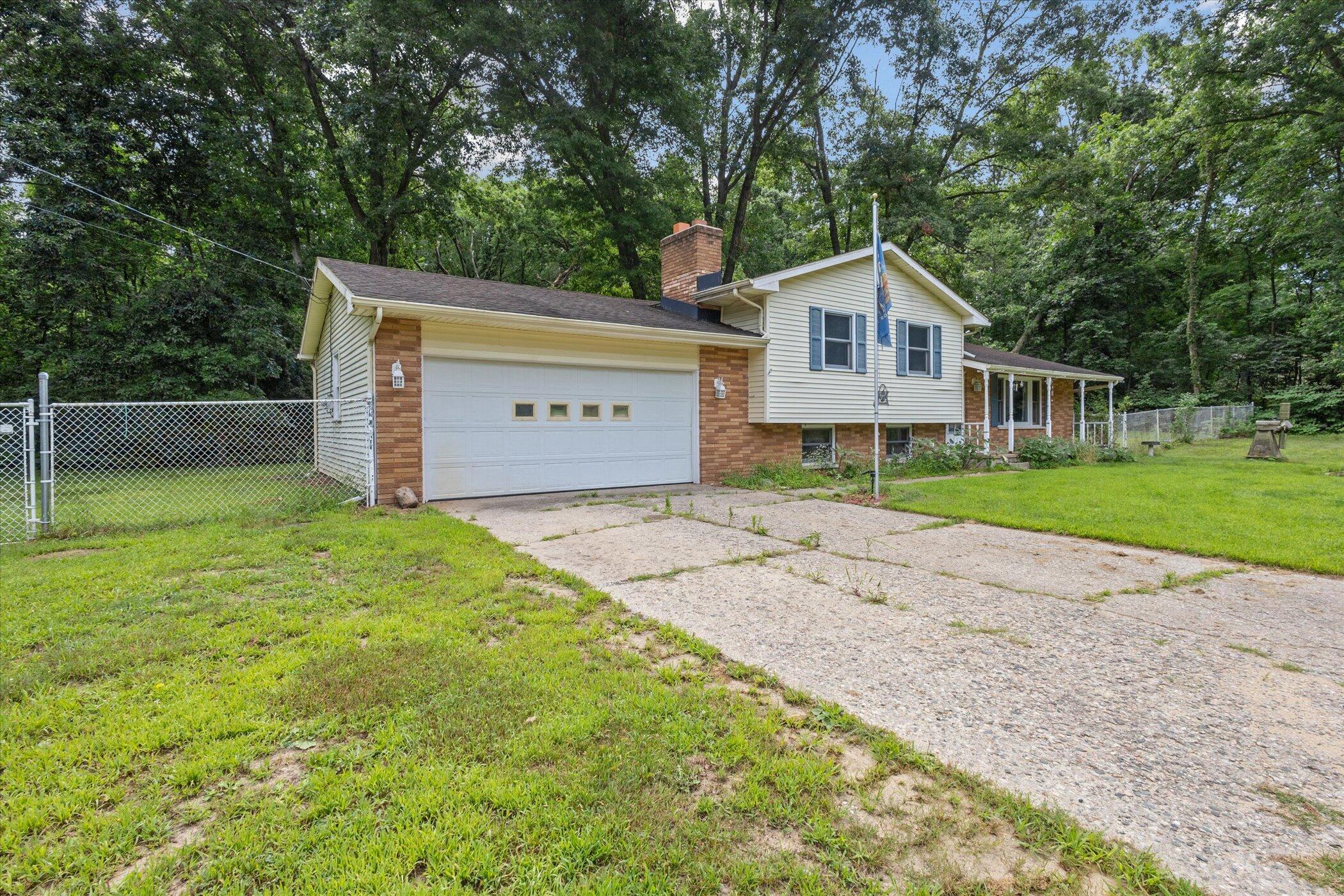158 Lakeway Drive