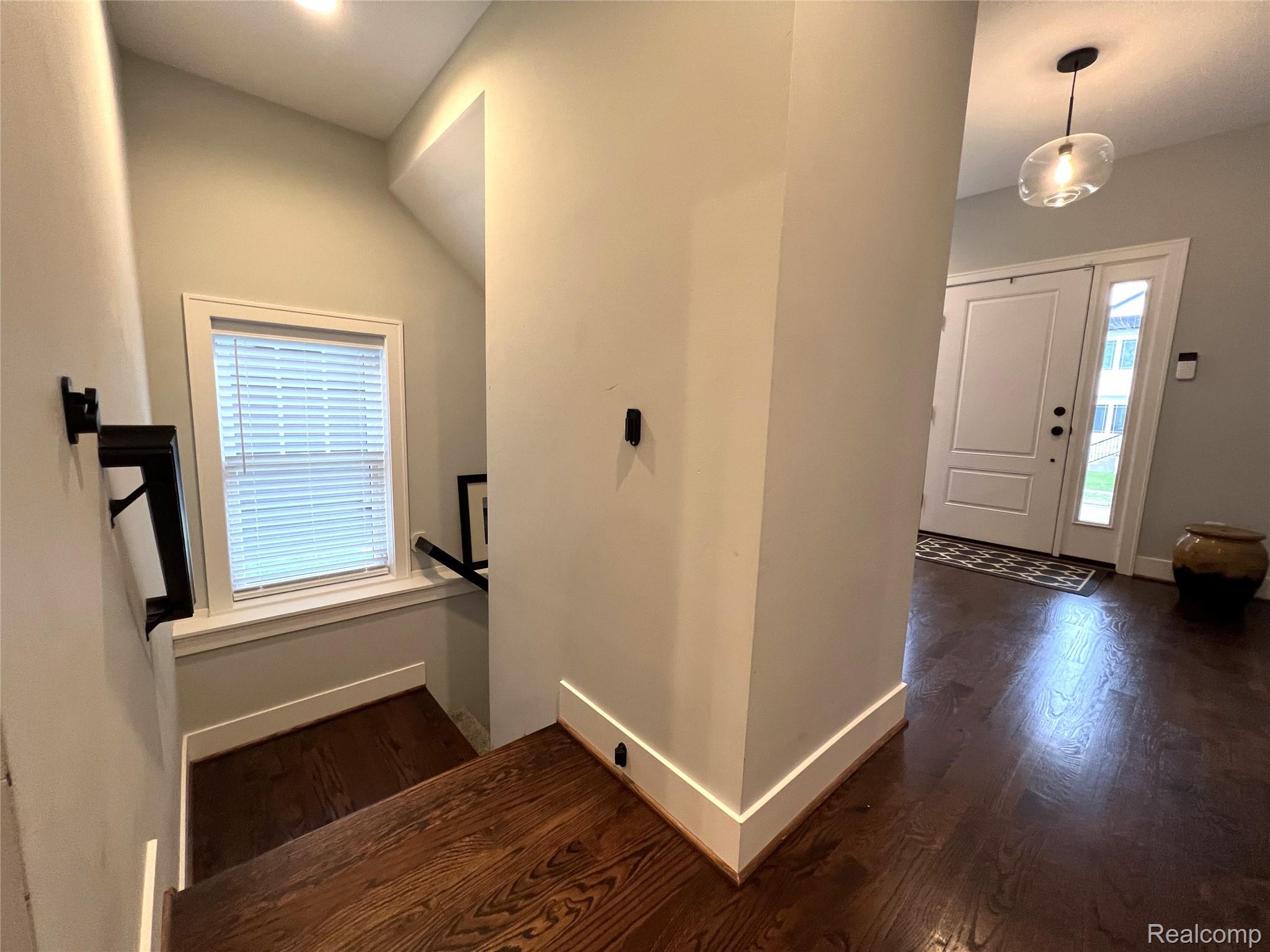 1476 Humphrey Avenue