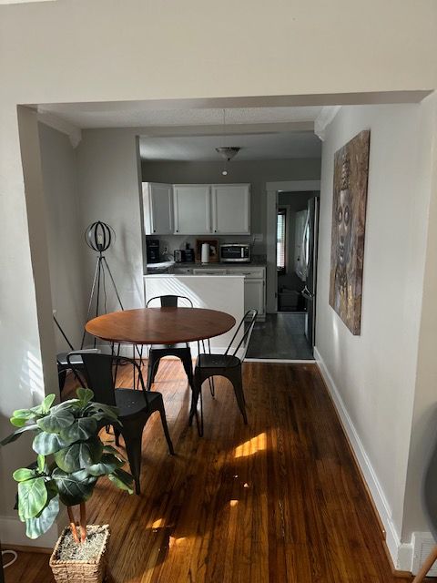 382 W HAYES Avenue