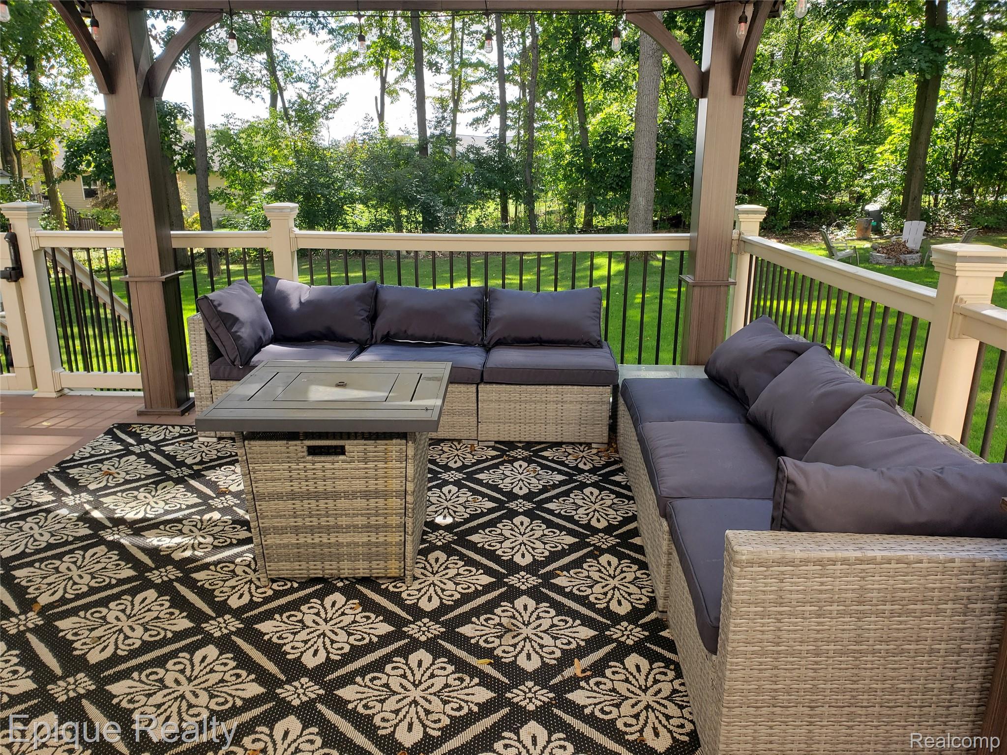 9446 Fair Oaks Drive