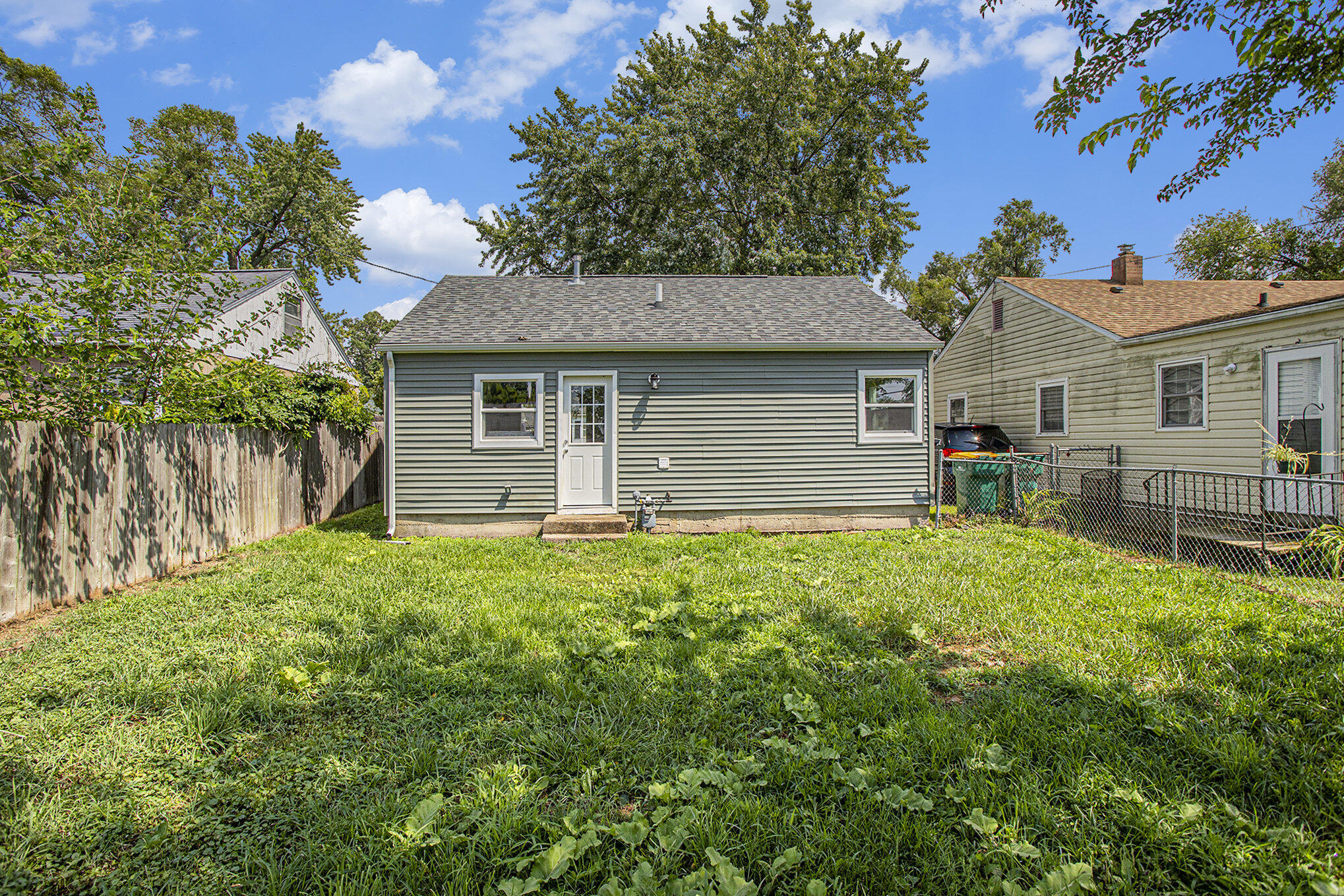 Battle Creek City, Michigan 49015, United States, 2 Bedrooms Bedrooms, ,1 BathroomBathrooms,Residential,Pending,189947