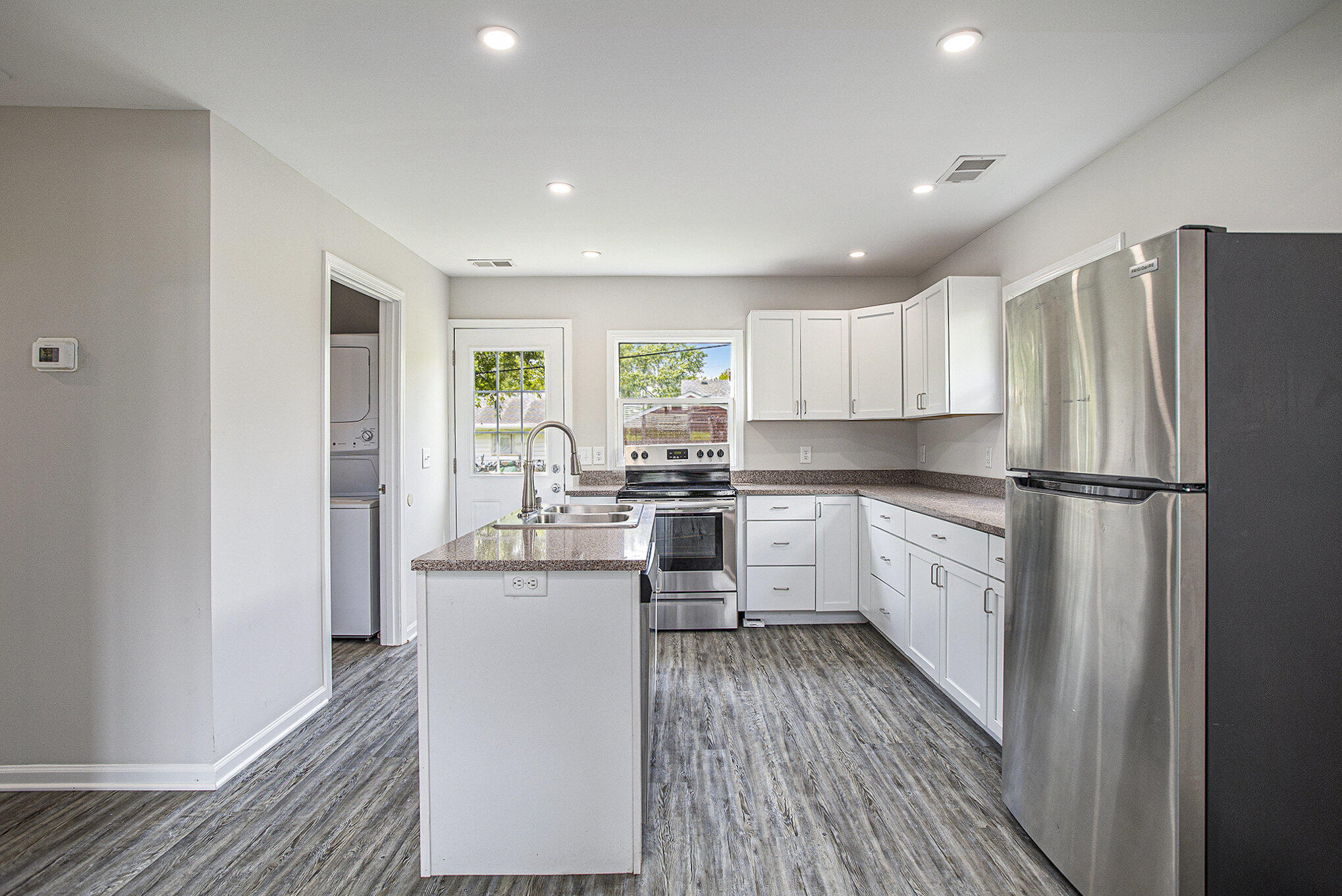 Battle Creek City, Michigan 49015, United States, 2 Bedrooms Bedrooms, ,1 BathroomBathrooms,Residential,Pending,189947