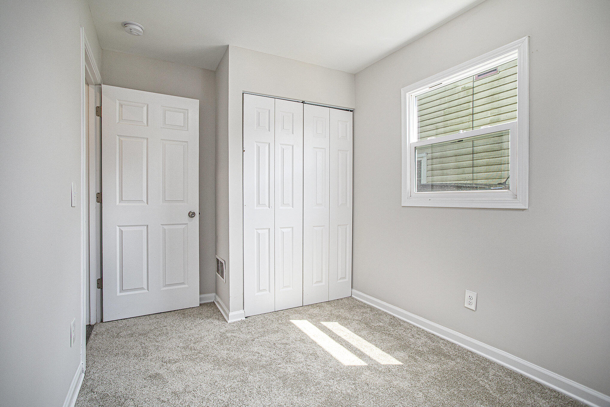 Battle Creek City, Michigan 49015, United States, 2 Bedrooms Bedrooms, ,1 BathroomBathrooms,Residential,Pending,189947