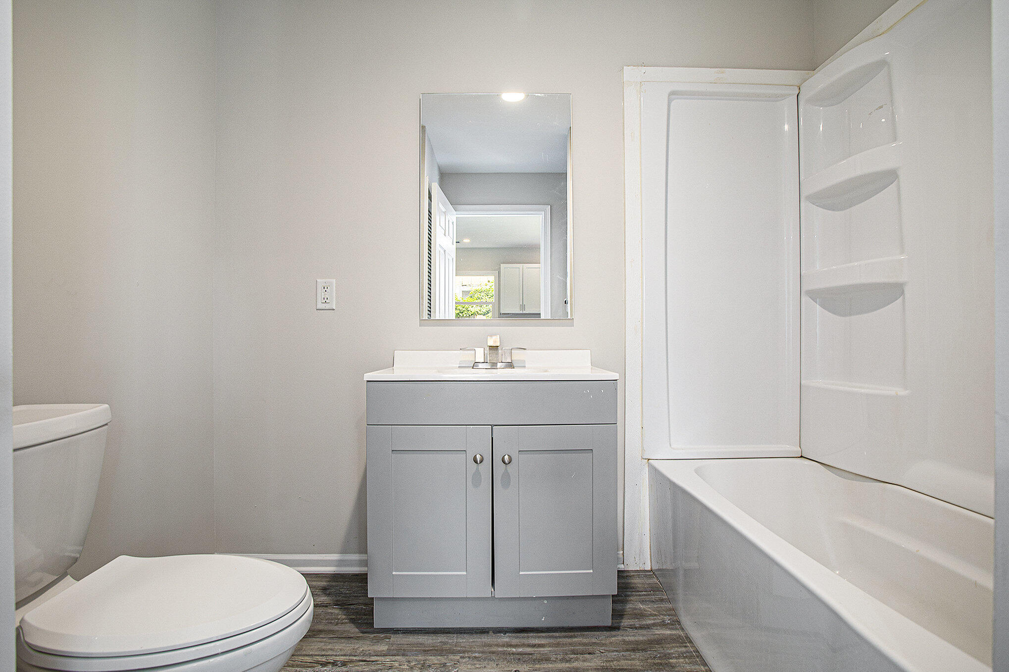 Battle Creek City, Michigan 49015, United States, 2 Bedrooms Bedrooms, ,1 BathroomBathrooms,Residential,Pending,189947