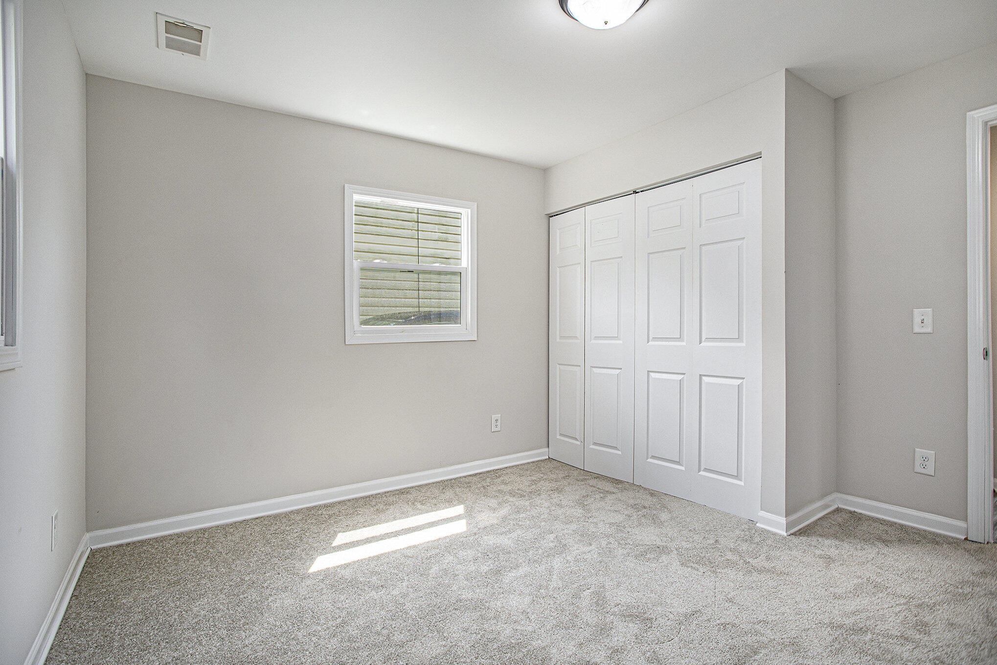 Battle Creek City, Michigan 49015, United States, 2 Bedrooms Bedrooms, ,1 BathroomBathrooms,Residential,Pending,189947